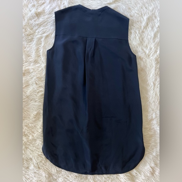 VINCE 2 Tone Navy/Blue Sleeveless Pure Silk Blouse Size XS. Excellent Condition - Picture 2 of 6
